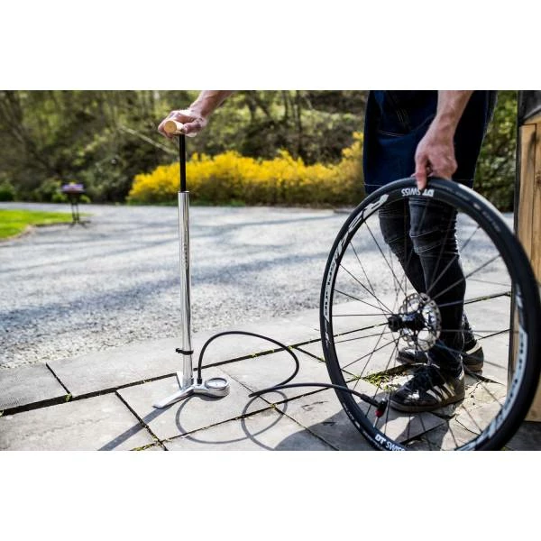 Trivio Hurricane Fietspomp Hoge Druk 16 Bar 240 PSI Alu 7 Trivio Hurricane Fietspomp Hoge Druk 16 Bar 240 PSI Alu – Image 5