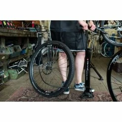 Trivio Super Cell Fietspomp Tubeless 18 Bar - Zwart 12 Trivio Super Cell Fietspomp Tubeless 18 Bar - Zwart -Bike Fashion Soldes trivio super cell fietspomp tubeless 18 bar zwart 8718223011070 4 l